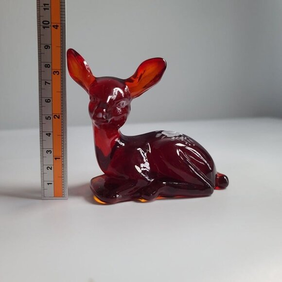 Fenton art glass 1980s Ruby Red Fawn/Deer Doe figurine hand painted collectible - Picture 7 of 8